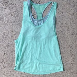 Hurley / Nike sry fit bra and tank top
